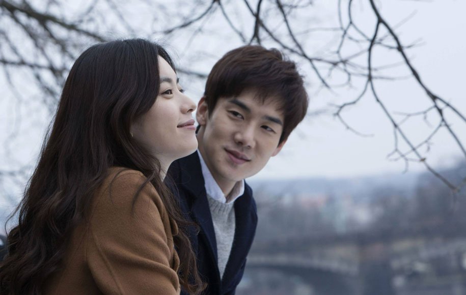 عاشقانه‌ای نو و متفاوت که یکی از بهترین فیلم‌های کره‌ای عاشقانه است و روایتگر داستان پسری است که هرروز صبح با چهره‌ای جدید از خواب بلند می‌شود